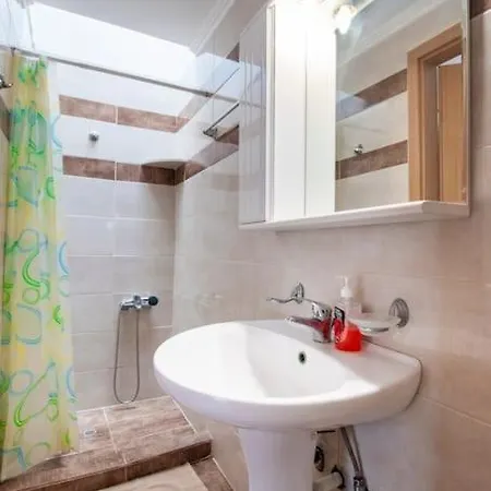 Apartment House Of Flowers Near 2 Ierapetra (Crete)